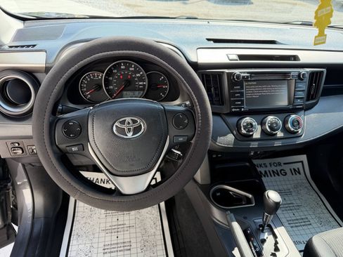 Used 2016 Toyota RAV4 LE FWD image 12
