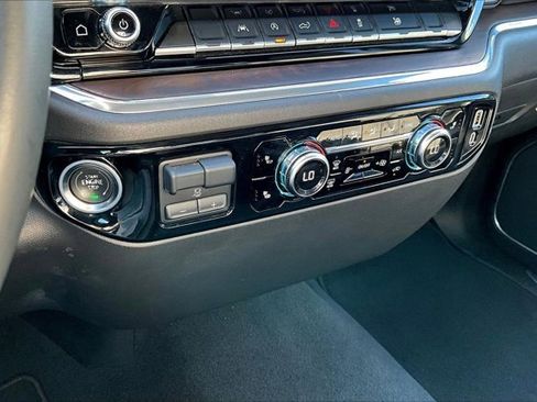 Certified 2025 GMC Sierra 1500 SLT image 26