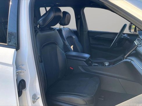 Certified 2023 Jeep Grand Cherokee Altitude image 23