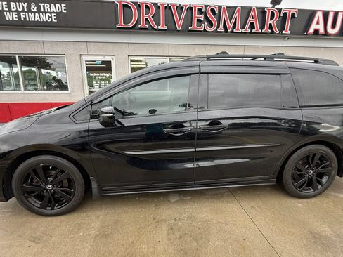 Used 2019 Honda Odyssey Elite image 3