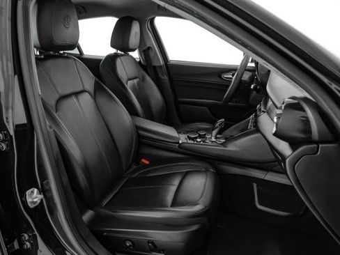 Used 2019 Alfa Romeo Giulia w/ Quick Order Package 22K Sport image 30