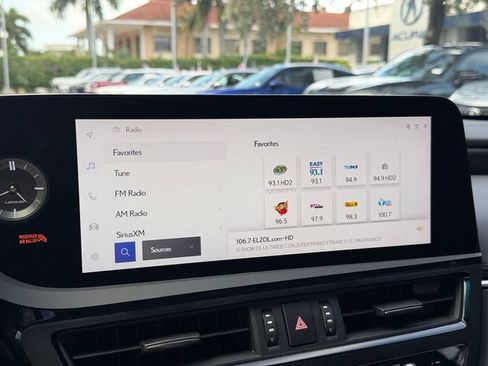 Used 2025 Lexus ES 350 Ultra Luxury w/ Accessory Package (Z2) FWD image 25