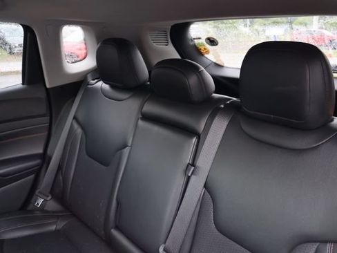 Used 2022 Jeep Compass Trailhawk AWD/4WD image 11