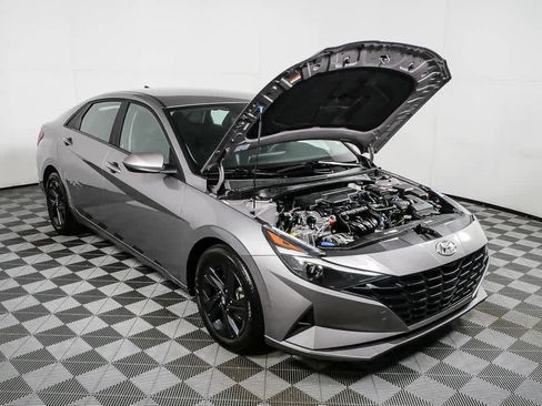 Used 2023 Hyundai Elantra SEL image 31