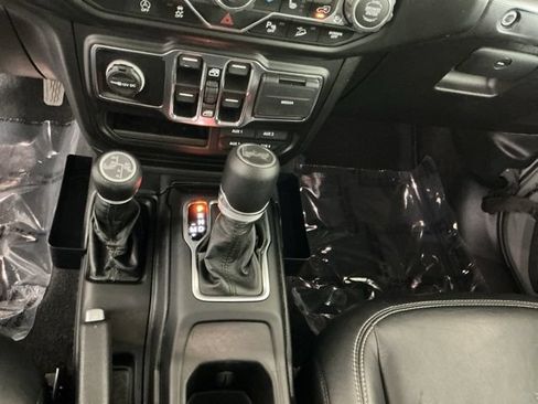 Used 2021 Jeep Wrangler Unlimited Sport AWD/4WD image 19