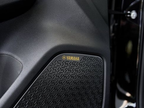 New 2025 Mitsubishi Outlander SE image 20