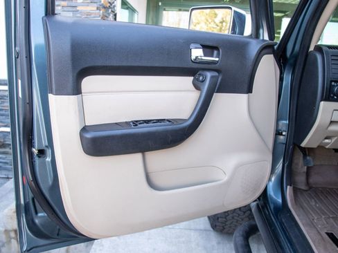 Used 2006 HUMMER H3 image 9