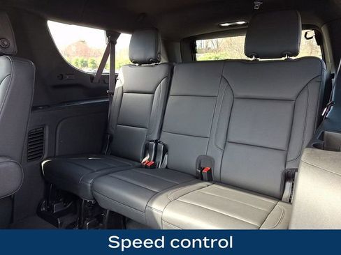 Used 2024 Chevrolet Suburban Z71 image 21