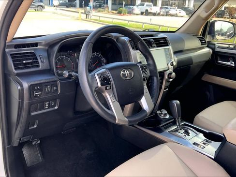 Used 2023 Toyota 4Runner SR5 Premium image 17