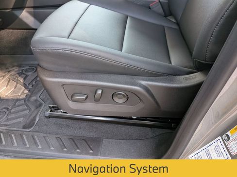Used 2026 Chevrolet Colorado LT w/ LT Convenience Package RWD image 18