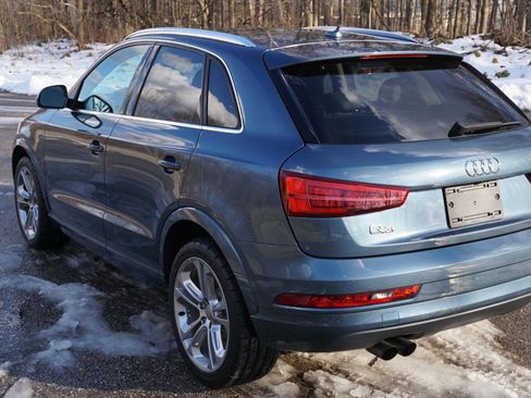 Used 2017 Audi Q3 2.0T Premium Plus w/ Premium Plus Package image 3