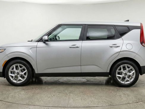 Used 2025 Kia Soul LX w/ LX Technology Package image 5