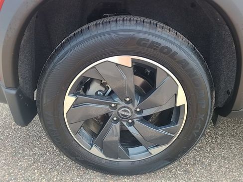 Used 2025 Nissan Rogue SV AWD/4WD image 31