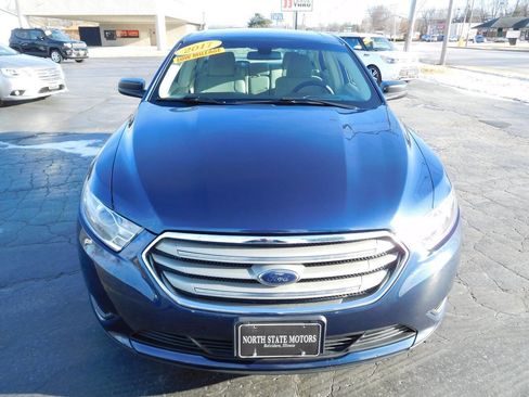 Used 2017 Ford Taurus SE image 15
