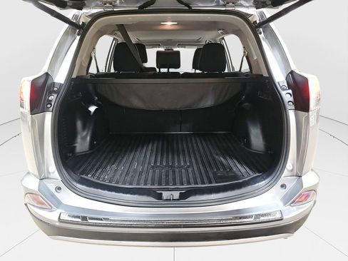 Certified 2018 Toyota RAV4 XLE image 21