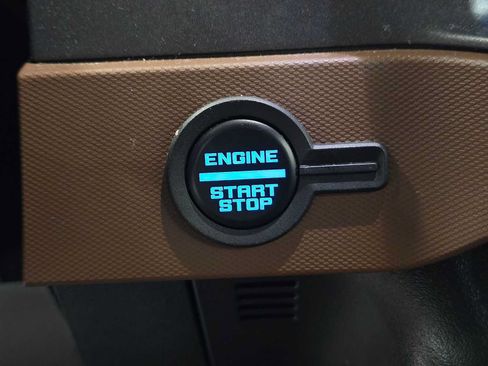 Used 2024 Ford Bronco Outer Banks AWD/4WD image 32
