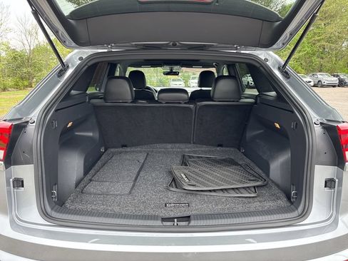 Certified 2022 Volkswagen Atlas Cross Sport SE AWD/4WD image 13