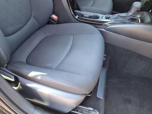 Used 2020 Toyota Corolla LE image 18