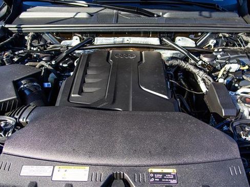 Certified 2025 Audi Q5 Premium Plus image 27