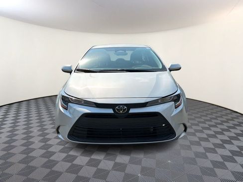 Used 2026 Toyota Corolla LE FWD image 3