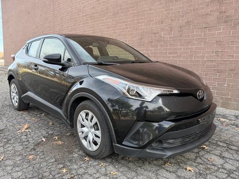 Used 2019 Toyota C-HR LE image 7