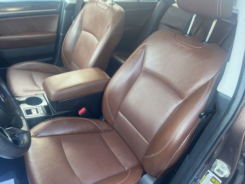 Used 2019 Subaru Outback 3.6R Touring w/ Popular Package #3A AWD/4WD image 5