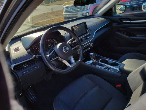 Used 2021 Nissan Altima 2.5 SV w/ SV Premium Package image 11