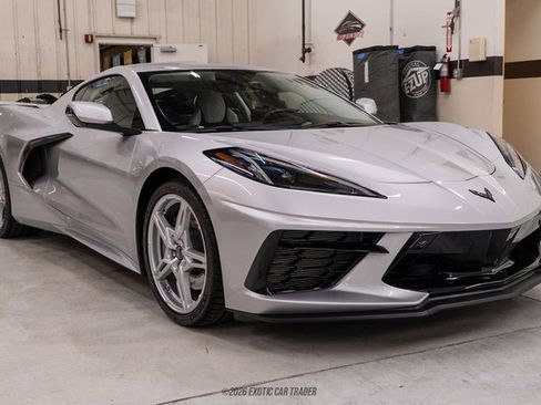 Used 2020 Chevrolet Corvette Stingray Premium Cpe w/ 3LT Preferred Equipment Group RWD image 17