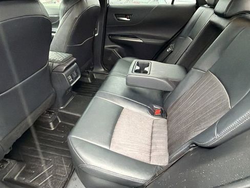 Used 2021 Toyota Venza XLE w/ Carpet Mat Package (TMS) image 16