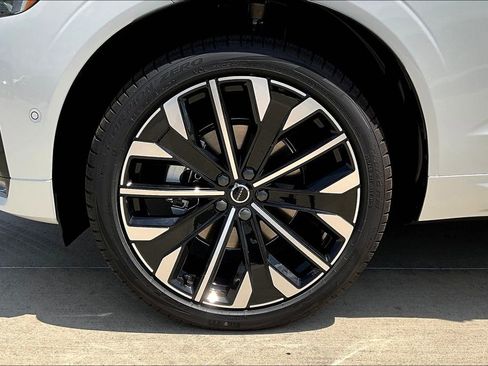 New 2026 Volvo XC60 B5 Ultra w/ Protection Package Premier image 25