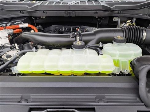 New 2025 Ford F150 Lariat w/ Equipment Group 502A High image 18