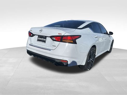 Used 2023 Nissan Altima 2.5 SR image 7