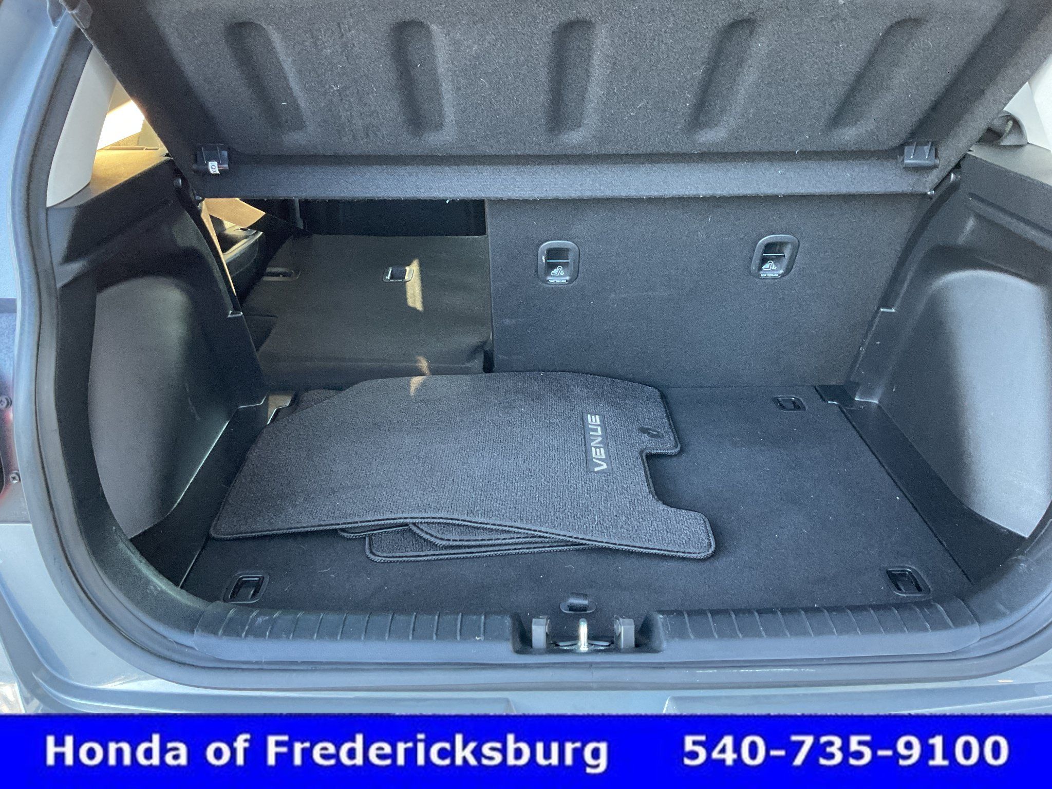 Used 2023 Hyundai Venue SE FWD image 22
