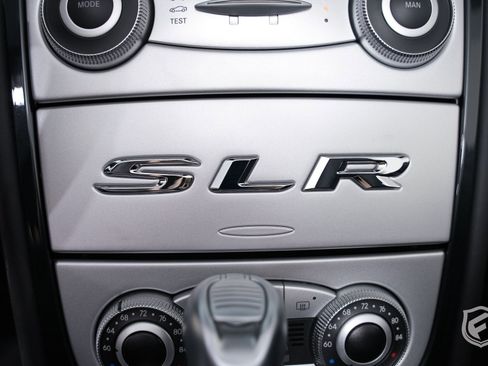 Used 2008 Mercedes-Benz SLR image 25