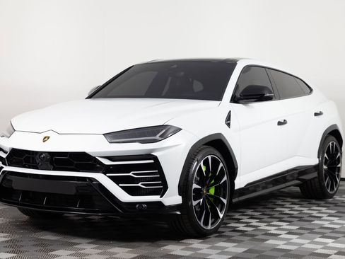 Used 2021 Lamborghini Urus AWD/4WD image 2
