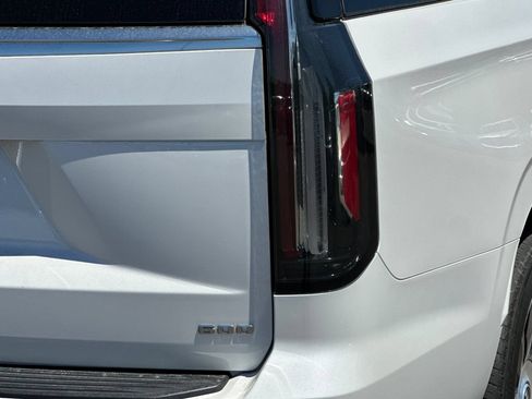 Used 2023 Cadillac Escalade Premium Luxury Platinum AWD/4WD image 27