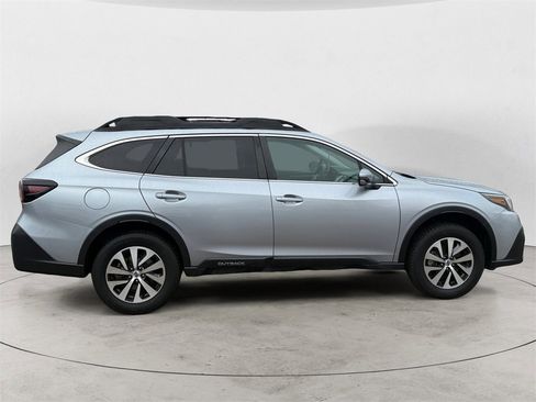 Used 2021 Subaru Outback Premium image 6
