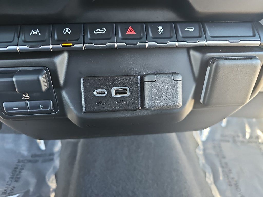 Used 2024 Chevrolet Silverado 1500 Custom RWD image 24