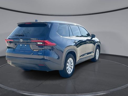 Used 2024 Toyota Grand Highlander FWD image 11