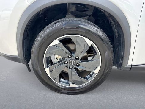 Used 2024 Nissan Rogue SV AWD/4WD image 10