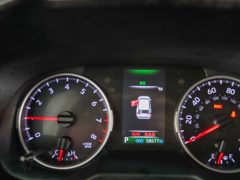 Used 2021 Toyota RAV4 LE image 15