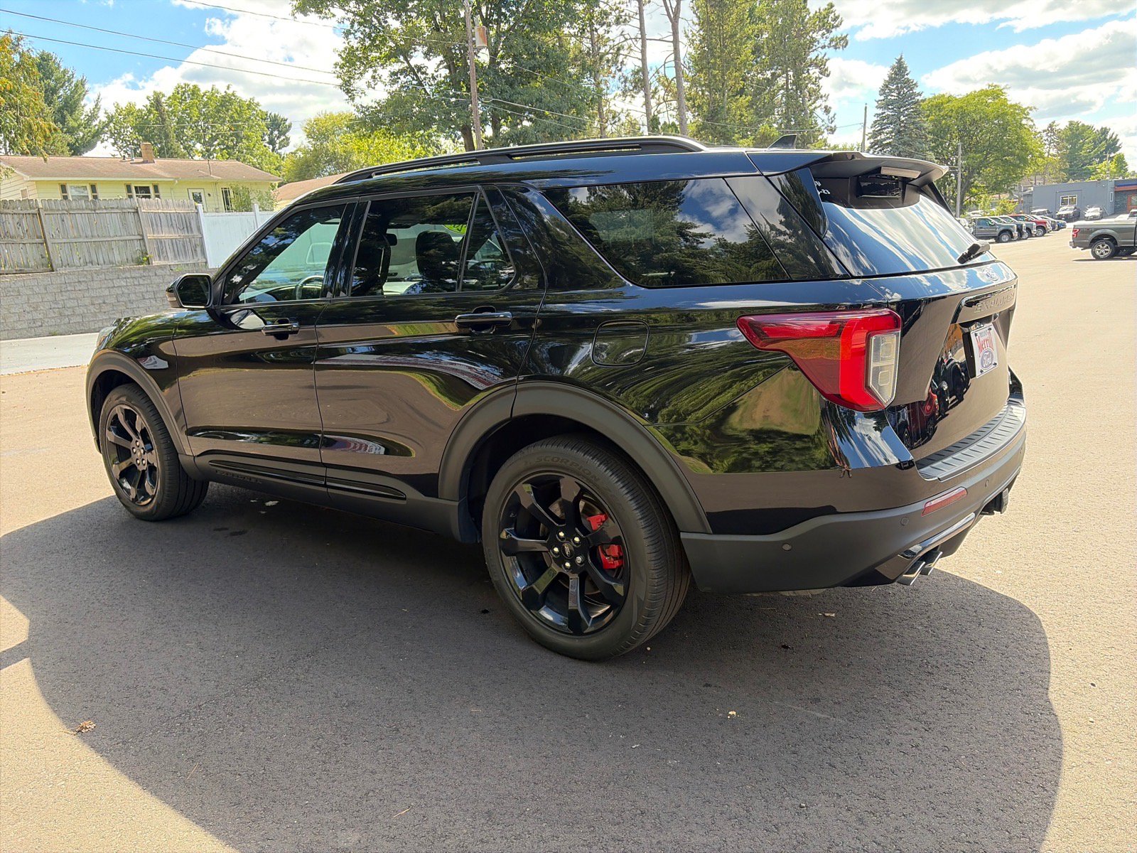 Used 2023 Ford Explorer ST w/ Technology Package AWD/4WD image 4