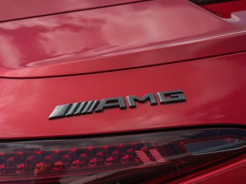 Used 2022 Mercedes-Benz SL 63 AMG 4MATIC image 12