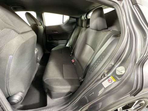 Used 2018 Toyota C-HR XLE FWD image 19