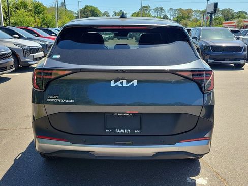 New 2026 Kia Sportage EX FWD image 5