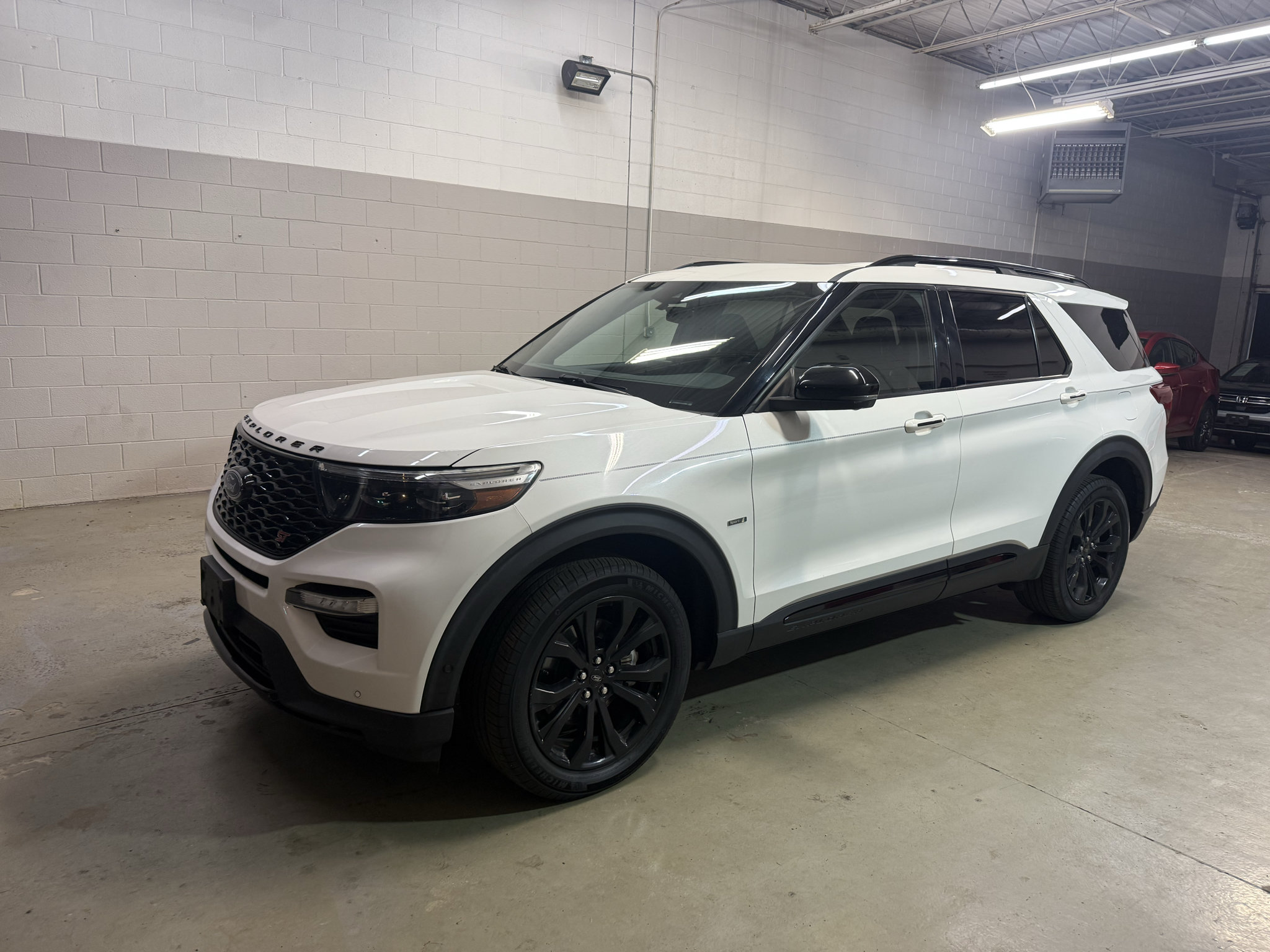 Used 2020 Ford Explorer ST w/ Premium Technology Package AWD/4WD image 3