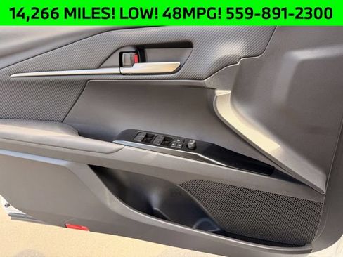 Used 2025 Toyota Camry SE FWD image 13