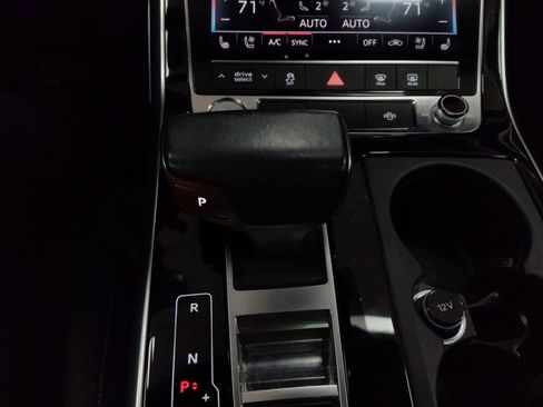 Used 2019 Audi Q8 Premium Plus w/ Premium Plus image 22