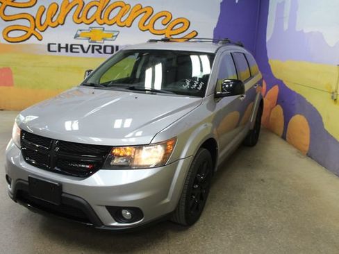 Used 2016 Dodge Journey SXT w/ Blacktop Package FWD image 4
