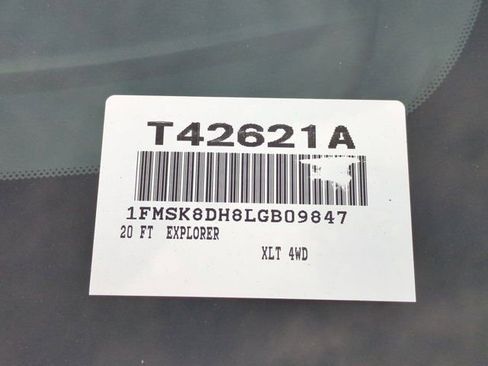 Used 2020 Ford Explorer XLT image 17